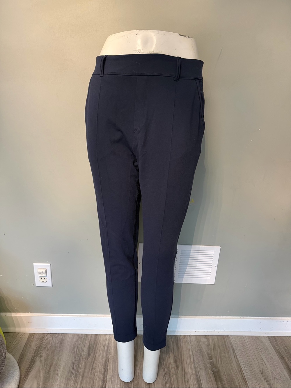 Lululemon size 12 Retro Pants